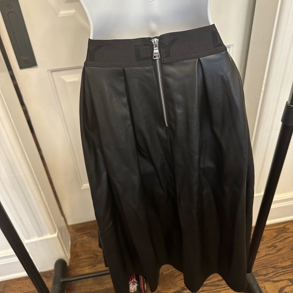 DKNY Faux Leather Pleated MIDI Skirt New without Tags - Picture 6 of 6
